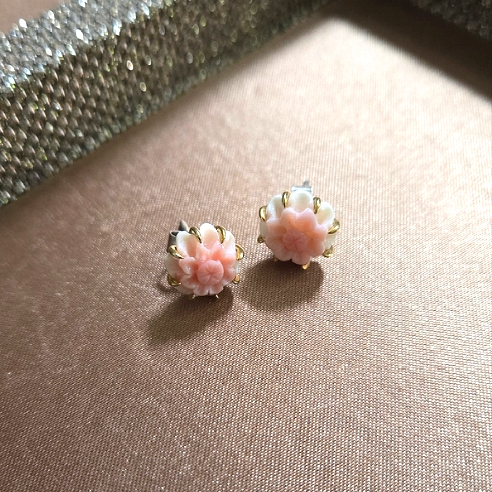 Gems En Vogue Sterling Pink Conch Shell Flower Stud Earrings 124$